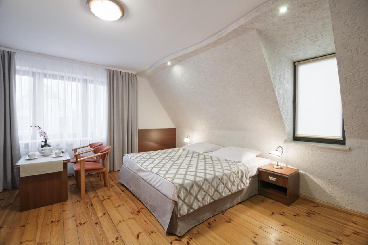 Pensjonat Tadeusz I Apartamenty W Darlowku Дарлувко Экстерьер фото