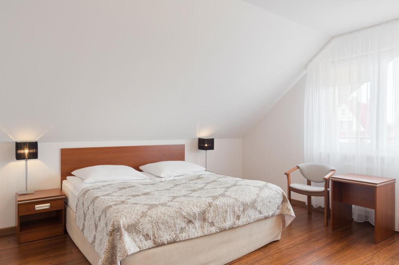 Pensjonat Tadeusz I Apartamenty W Darlowku Дарлувко Экстерьер фото
