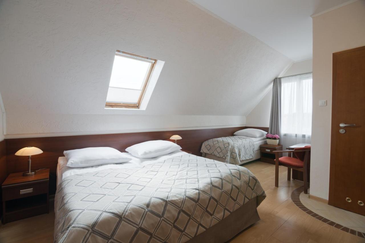 Pensjonat Tadeusz I Apartamenty W Darlowku Дарлувко Экстерьер фото
