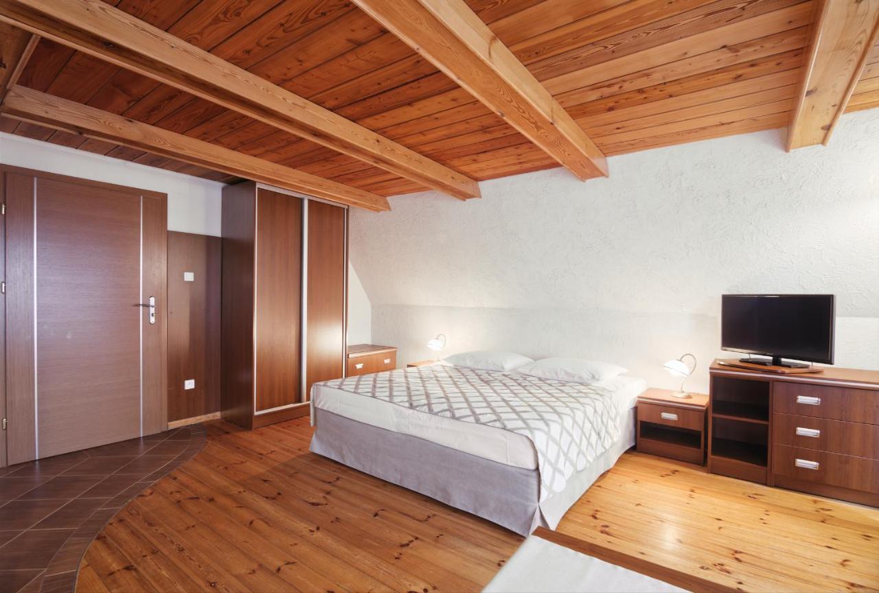 Pensjonat Tadeusz I Apartamenty W Darlowku Дарлувко Экстерьер фото