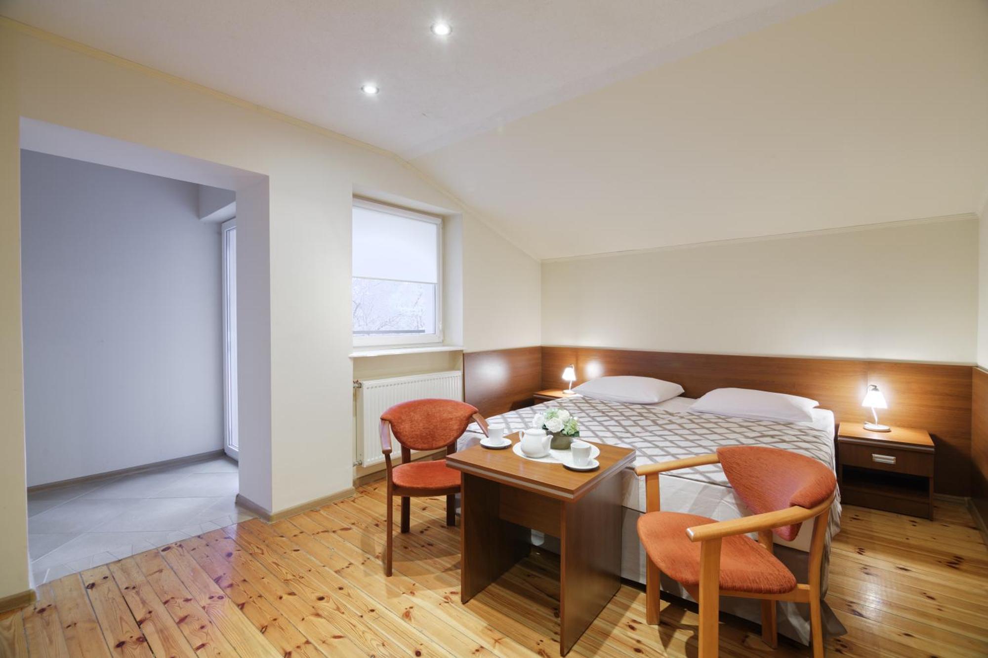 Pensjonat Tadeusz I Apartamenty W Darlowku Дарлувко Экстерьер фото
