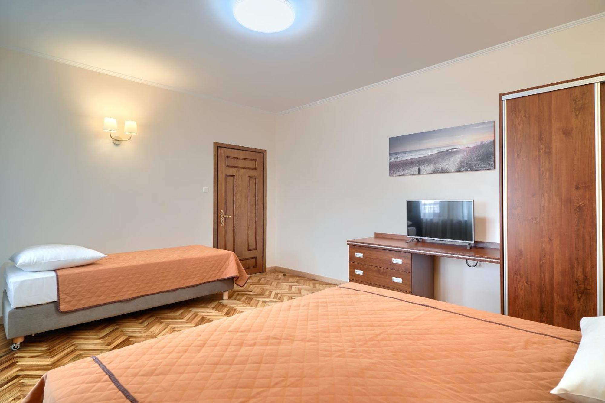 Pensjonat Tadeusz I Apartamenty W Darlowku Дарлувко Экстерьер фото