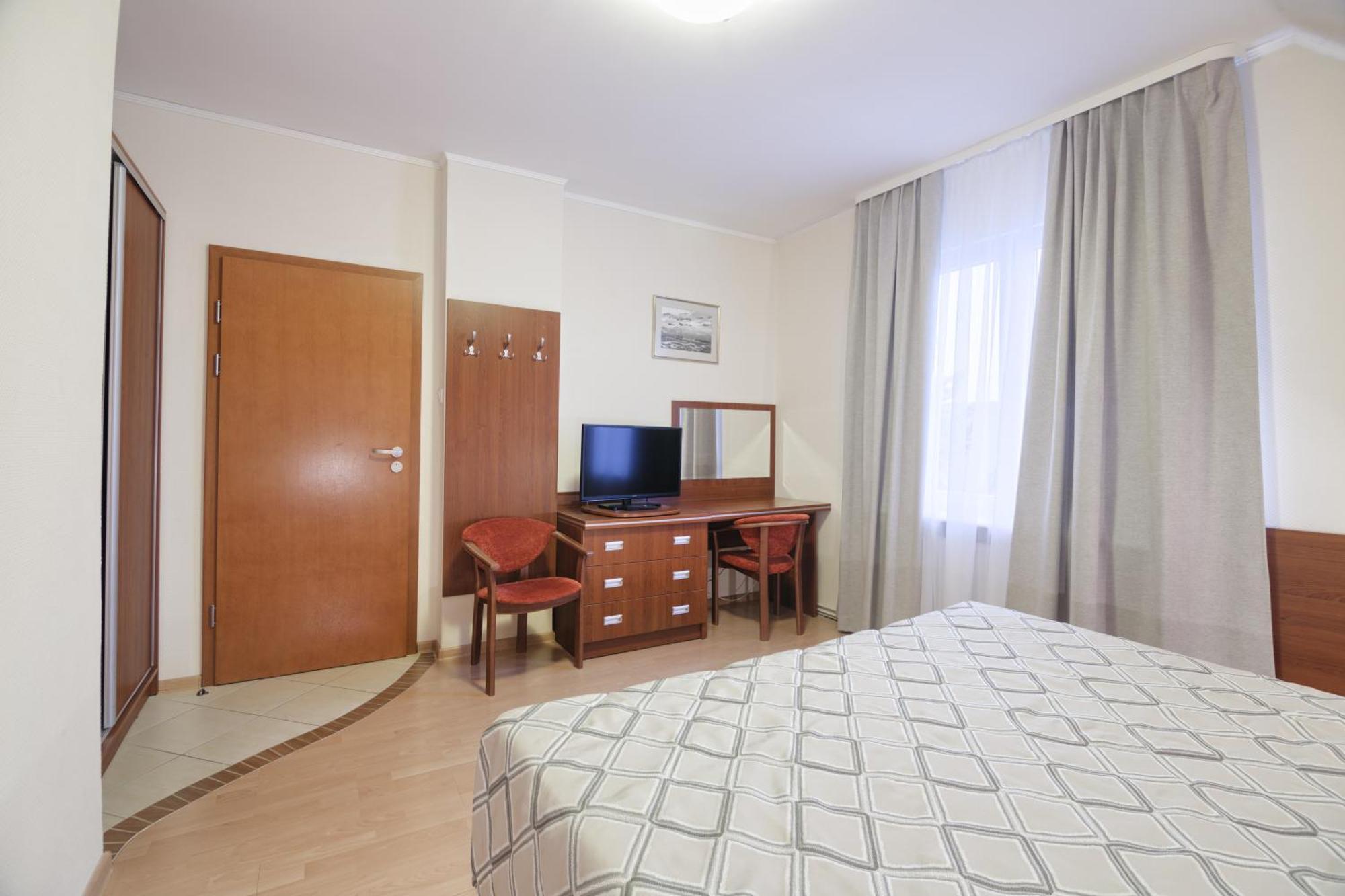 Pensjonat Tadeusz I Apartamenty W Darlowku Дарлувко Экстерьер фото