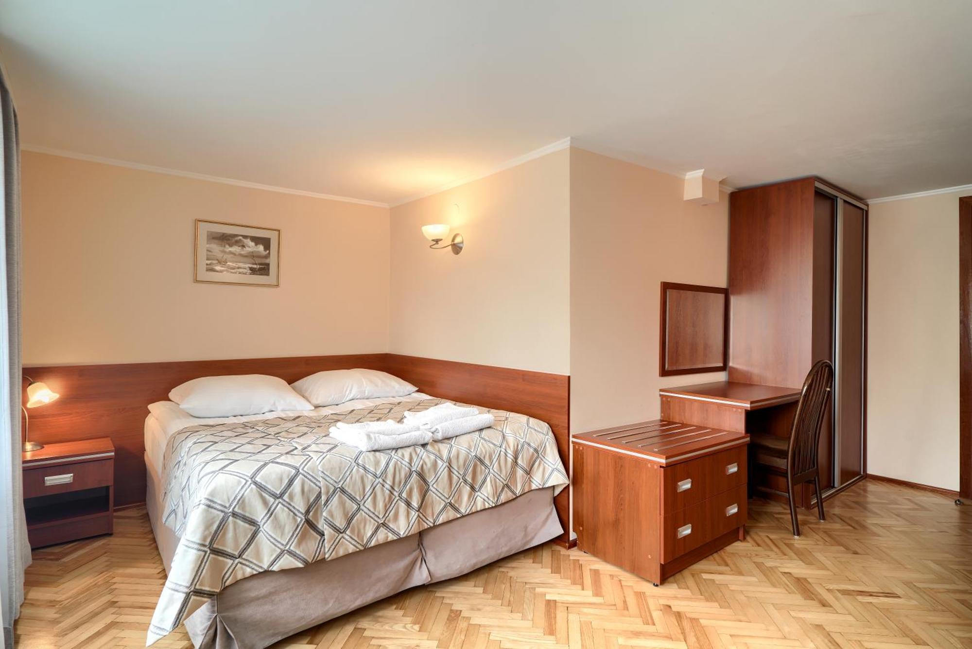Pensjonat Tadeusz I Apartamenty W Darlowku Дарлувко Экстерьер фото